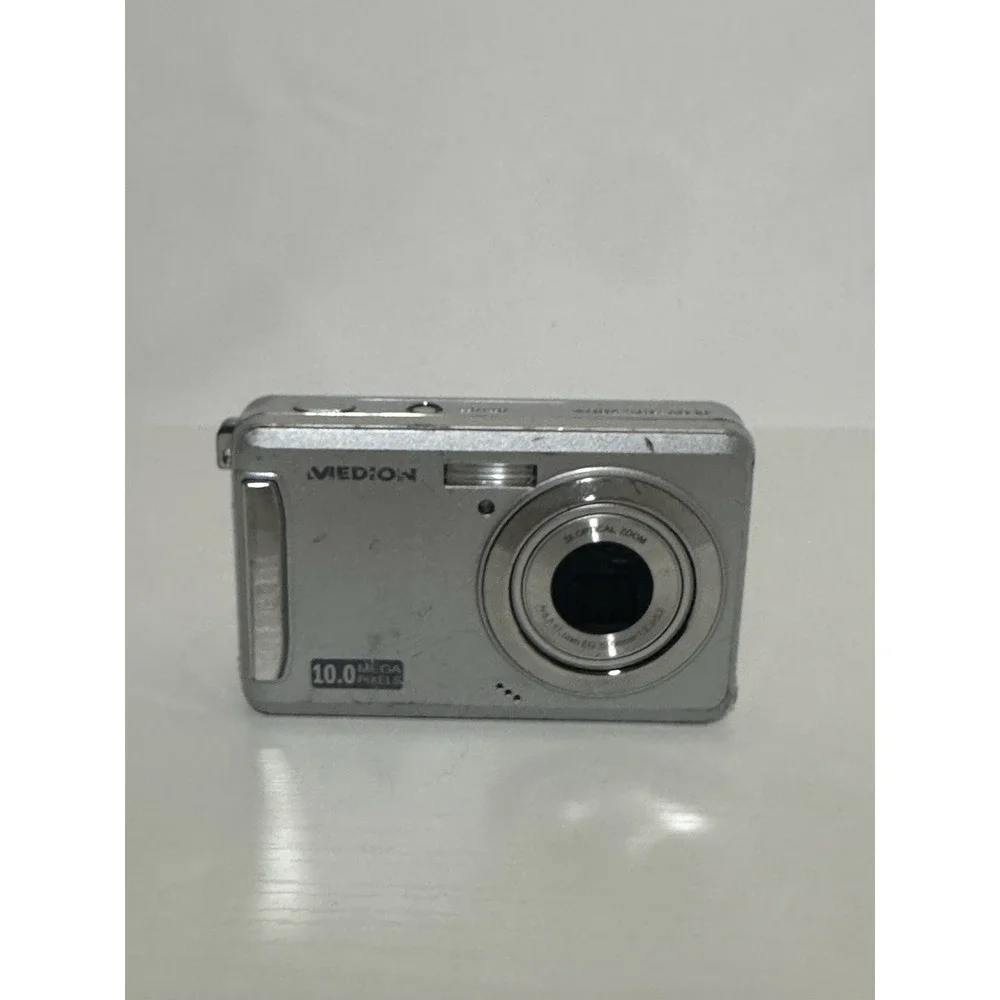 Medion MD85519 digital camera 10MP Untested